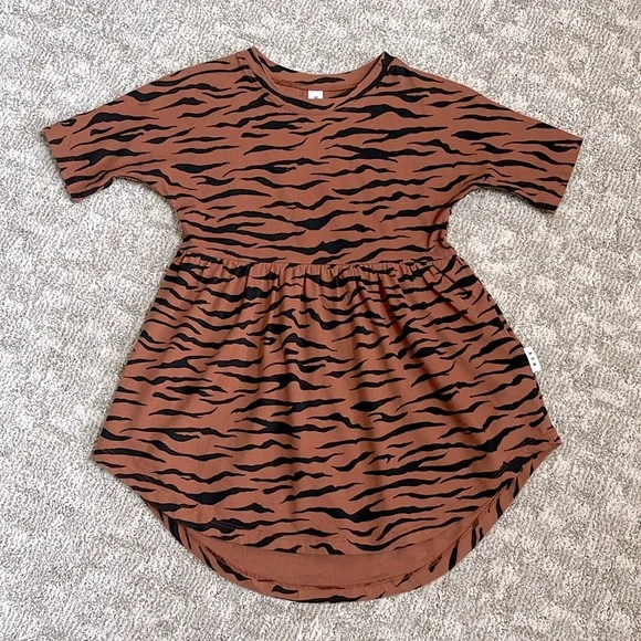Huxbaby Organic Girls’ Tiger Swirl Dress and Tiger Sweat Jacket—5T - Picture 4 of 11